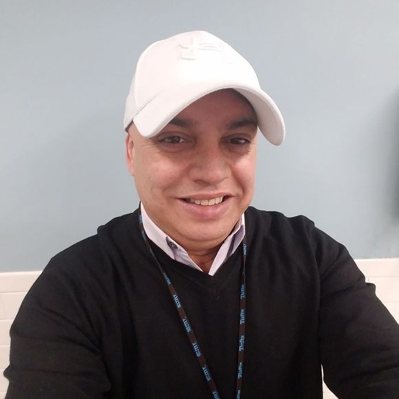 Meet your Posher, Roberto - Picture 1 of 1